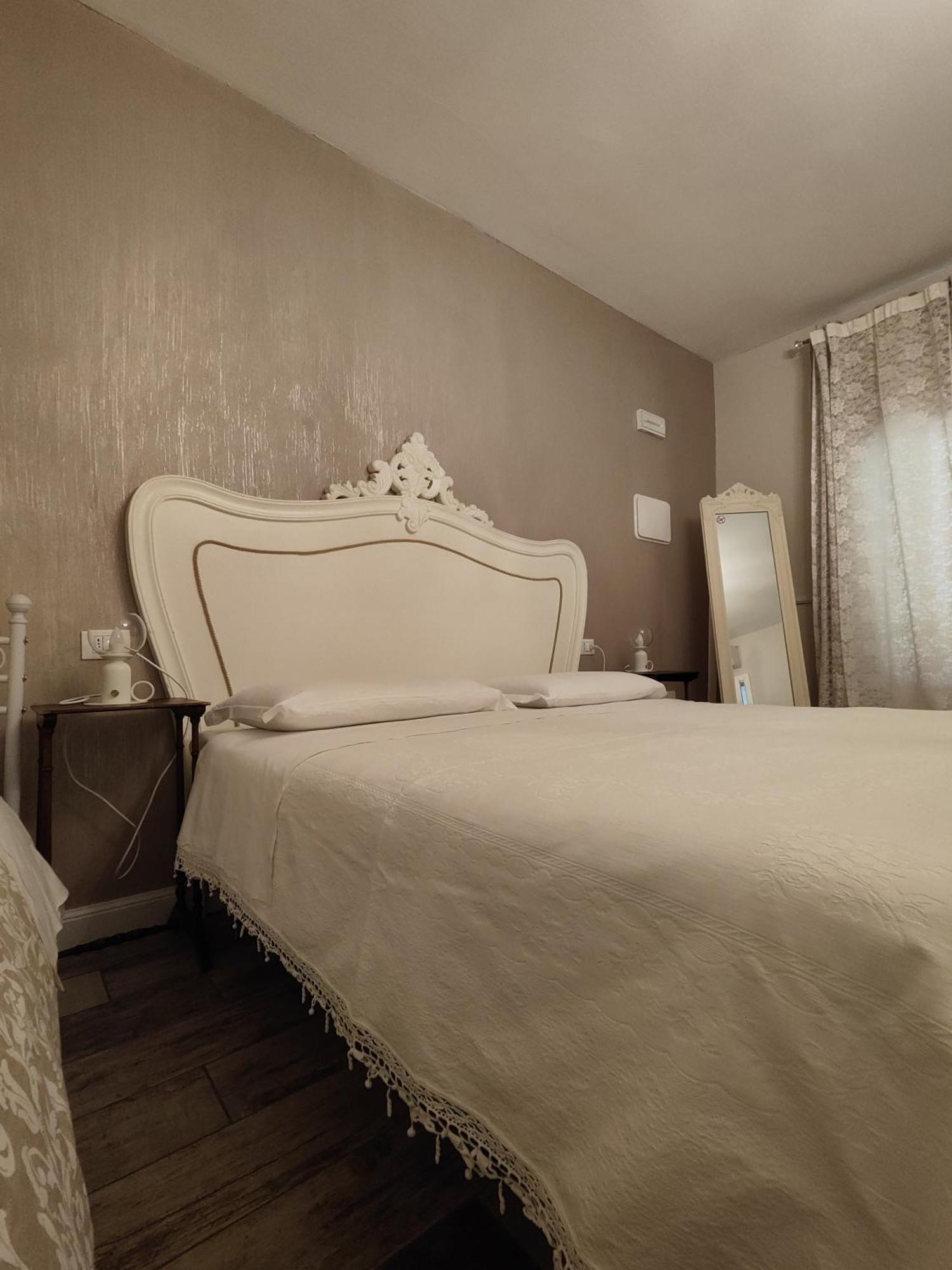 Garda Relais Antica Romelia Panzió Montichiari Kültér fotó