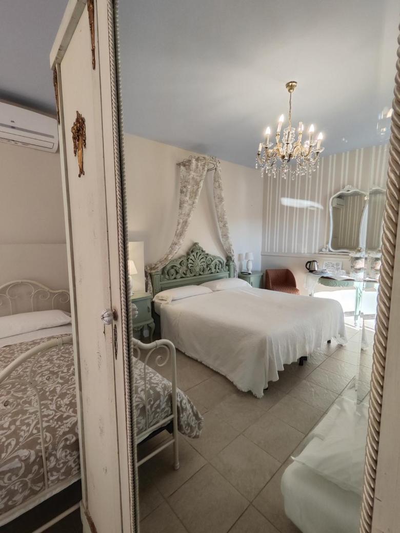 Garda Relais Antica Romelia Panzió Montichiari Kültér fotó