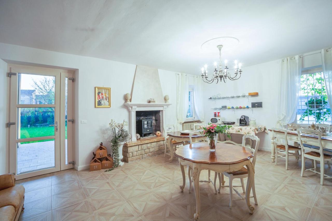 Garda Relais Antica Romelia Panzió Montichiari Kültér fotó